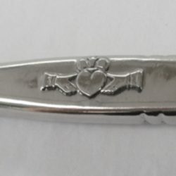 MULLINGAR PEWTER WEDDING CAKE KNIFE - Claddagh - Irish Crossroads